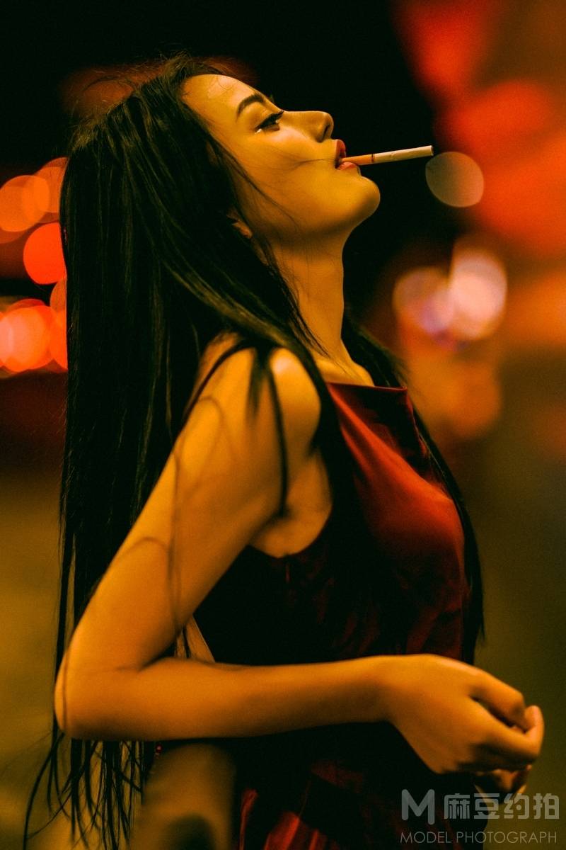 情绪模特
