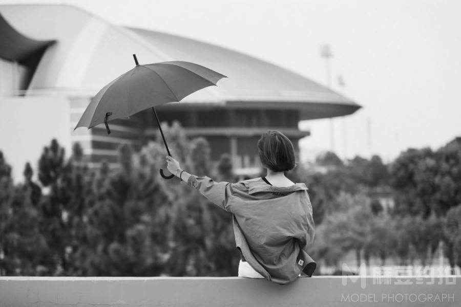 黑白模特