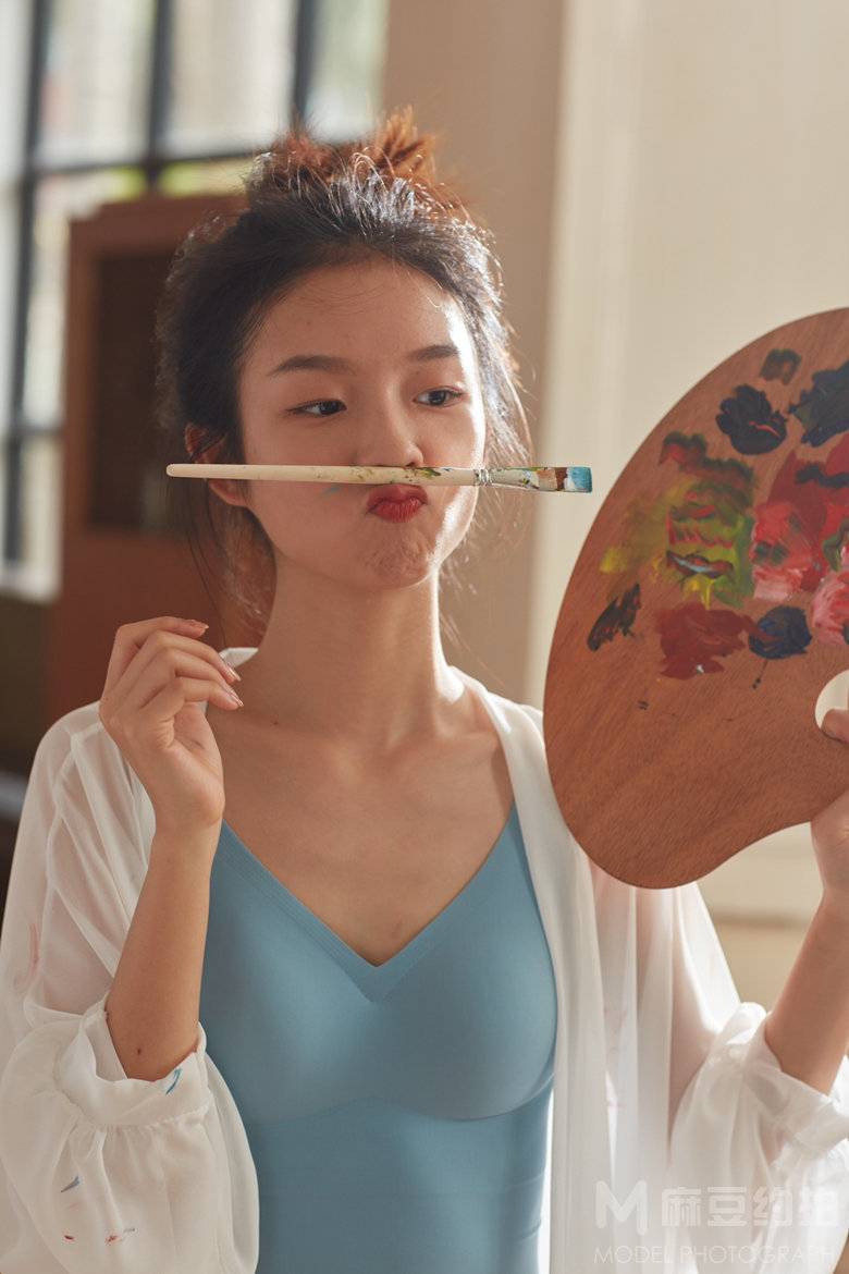 情绪模特
