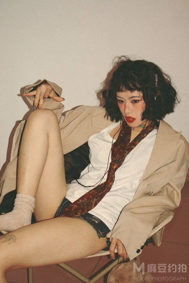 情绪模特