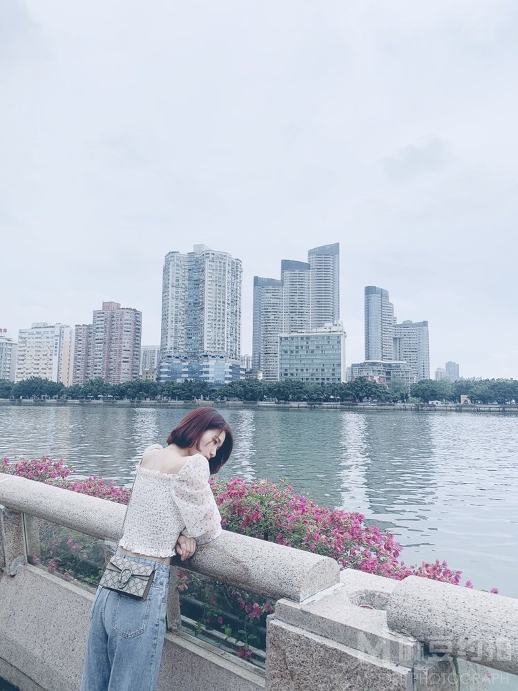 黑白模特