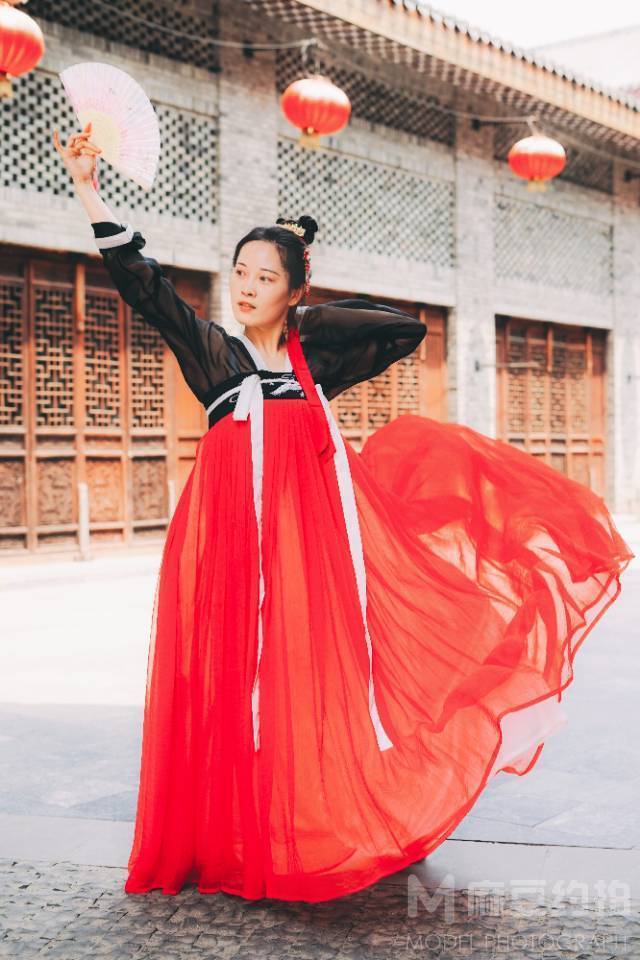 汉服模特