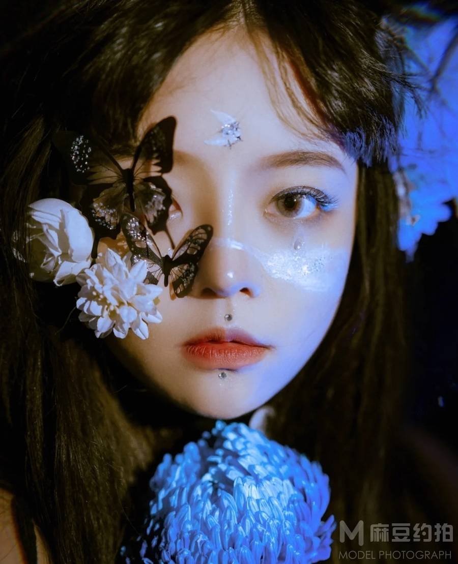 情绪模特