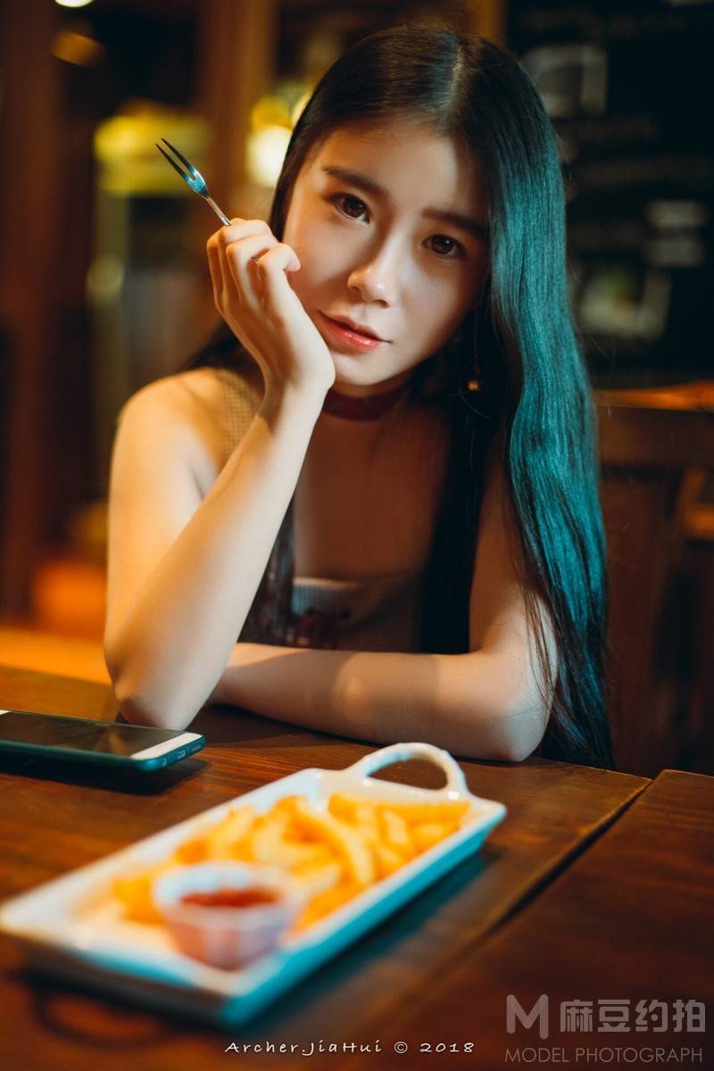 情绪模特