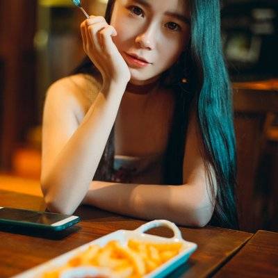 情绪模特