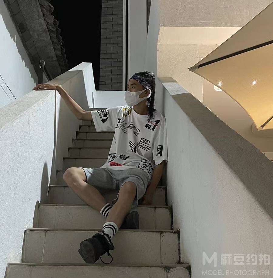 黑白模特