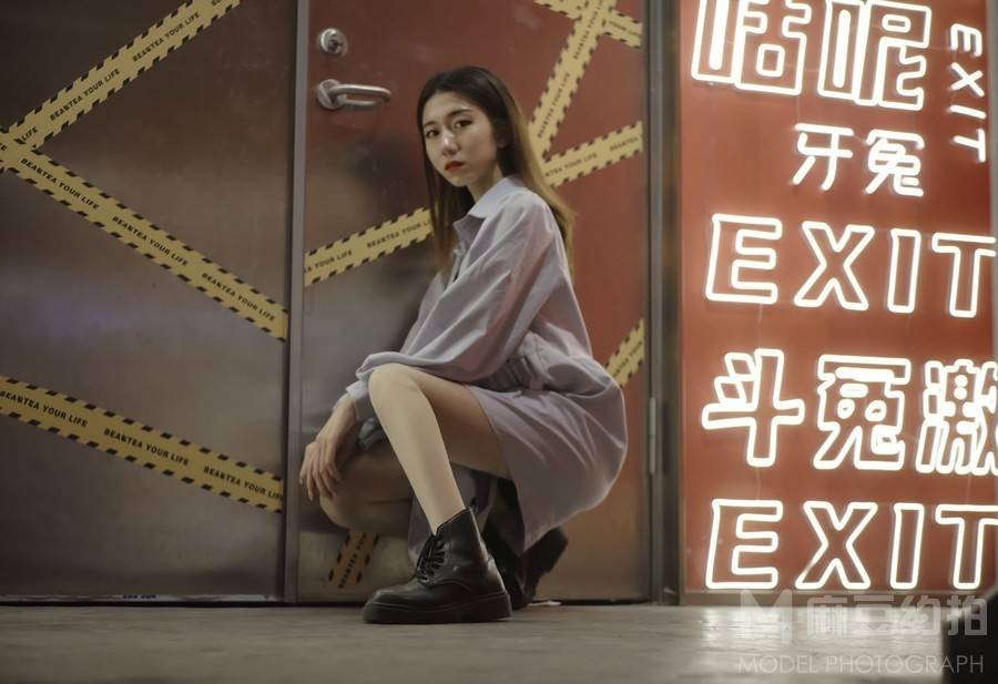 情绪模特