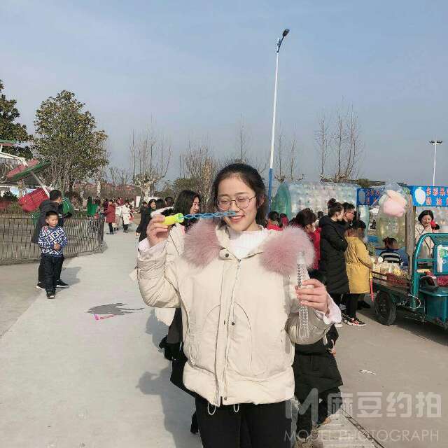 校园模特