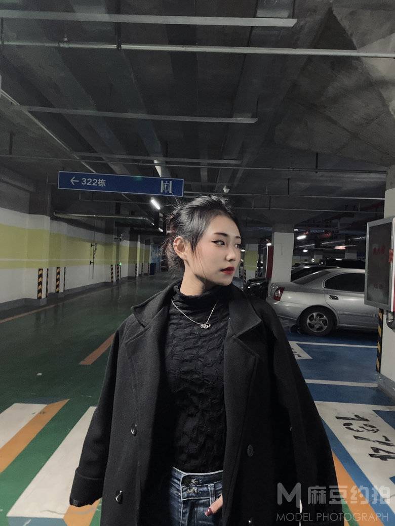 黑白模特