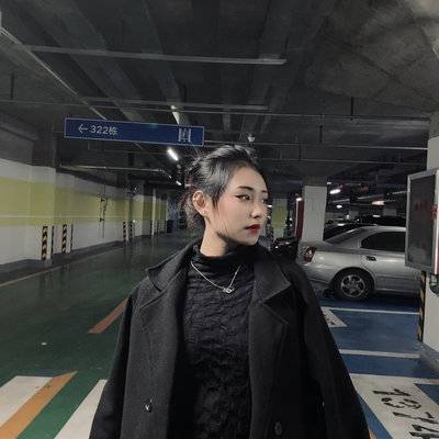 黑白模特
