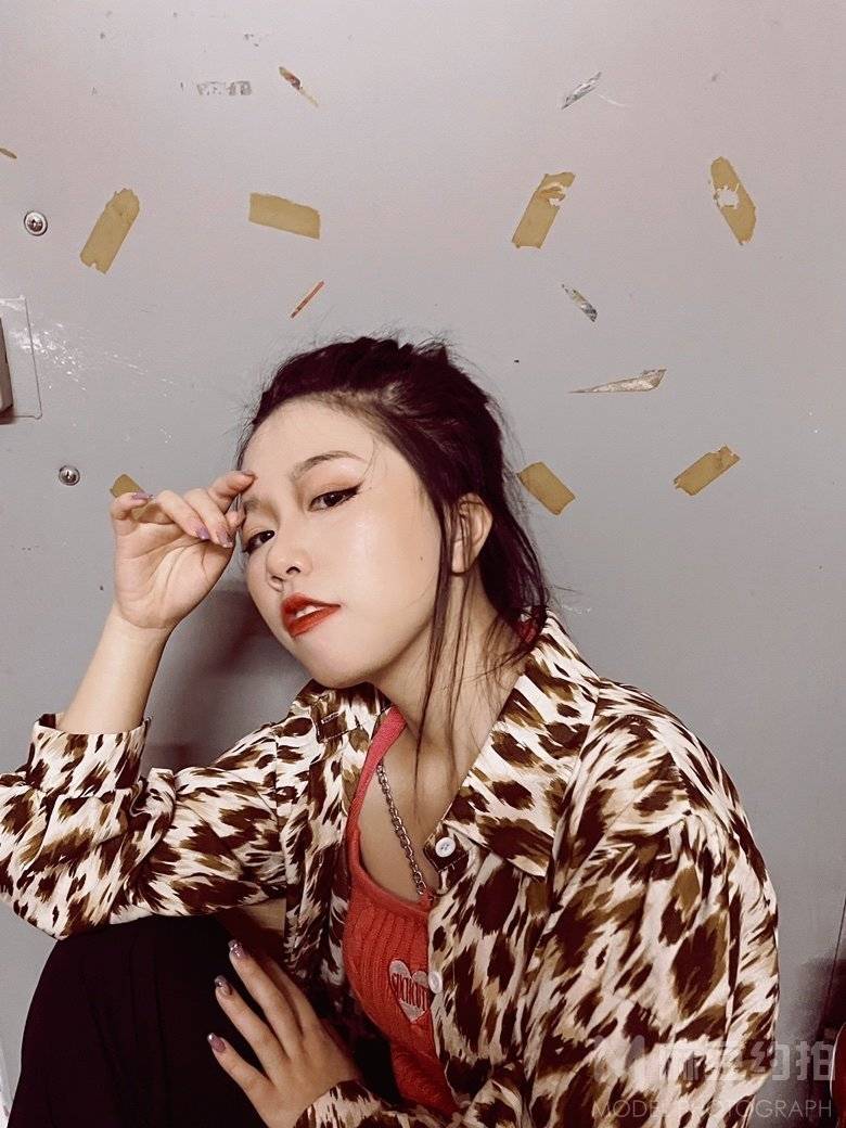 情绪模特