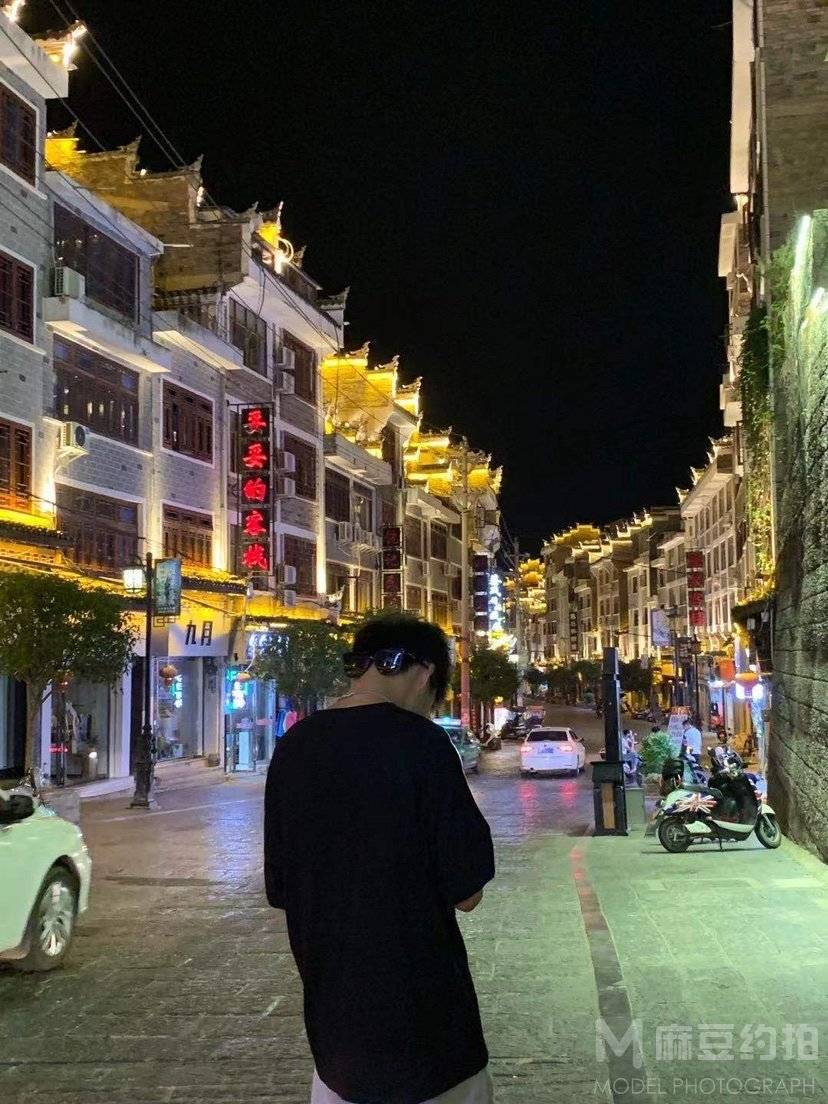 校园模特