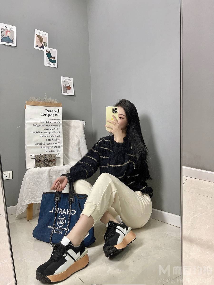 情绪模特