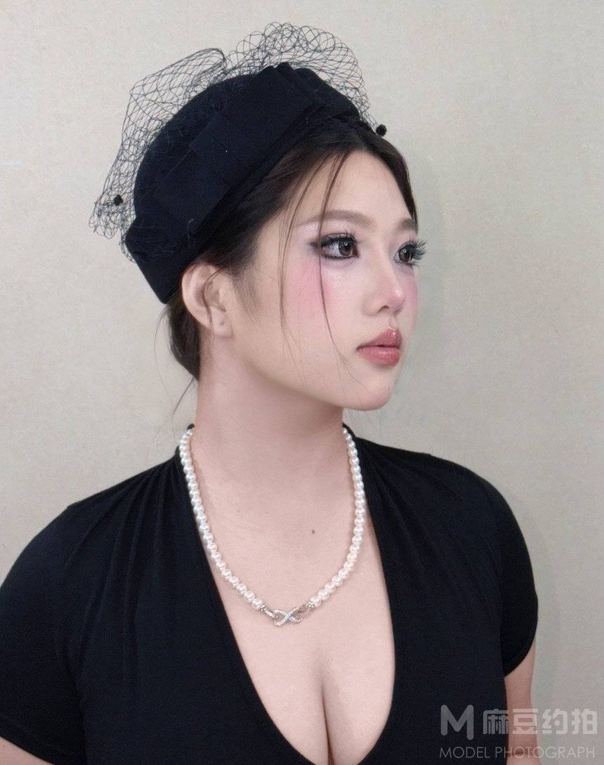 妆容模特