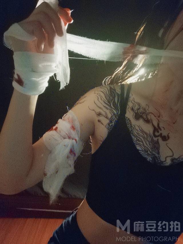 情绪模特