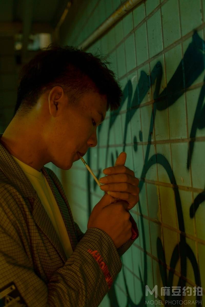 情绪模特