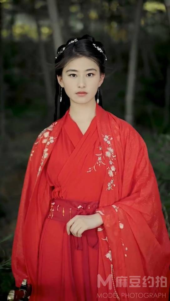 汉服模特