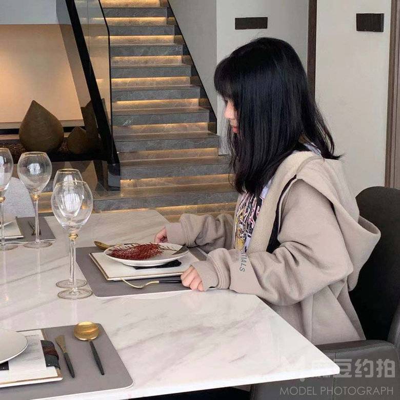 妆容模特