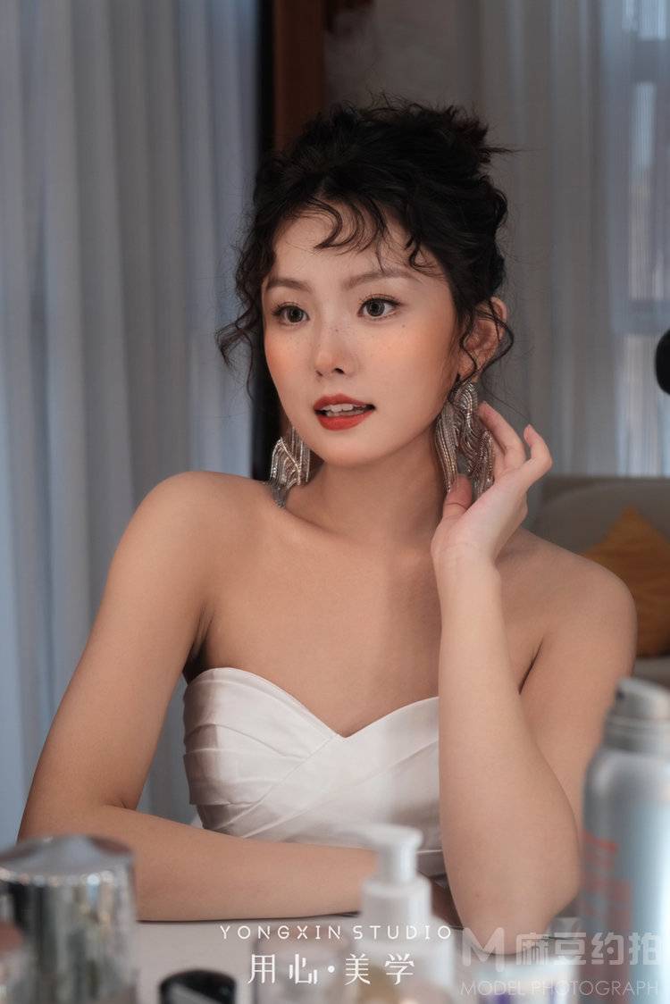 清新模特