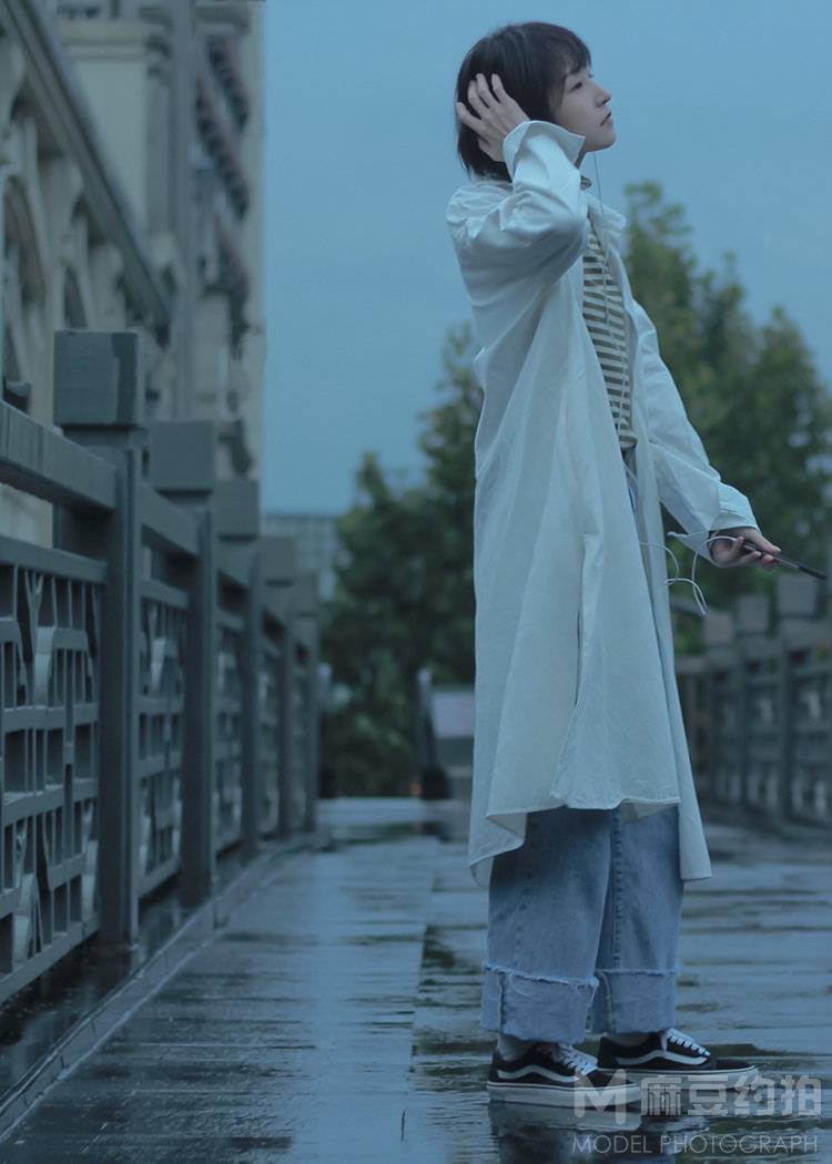 情绪模特