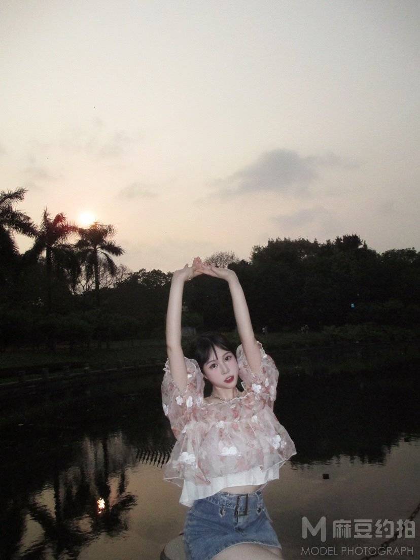 清新模特