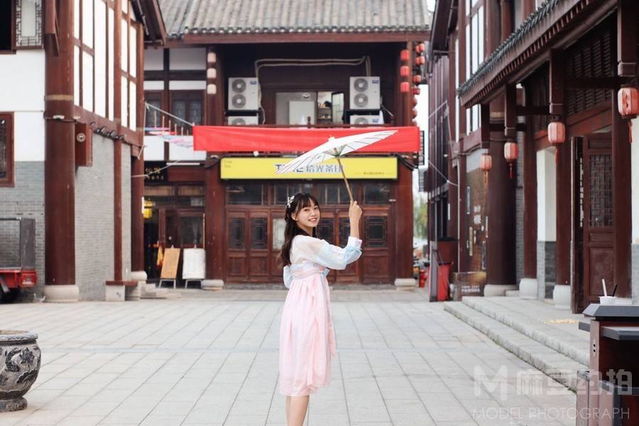 汉服模特