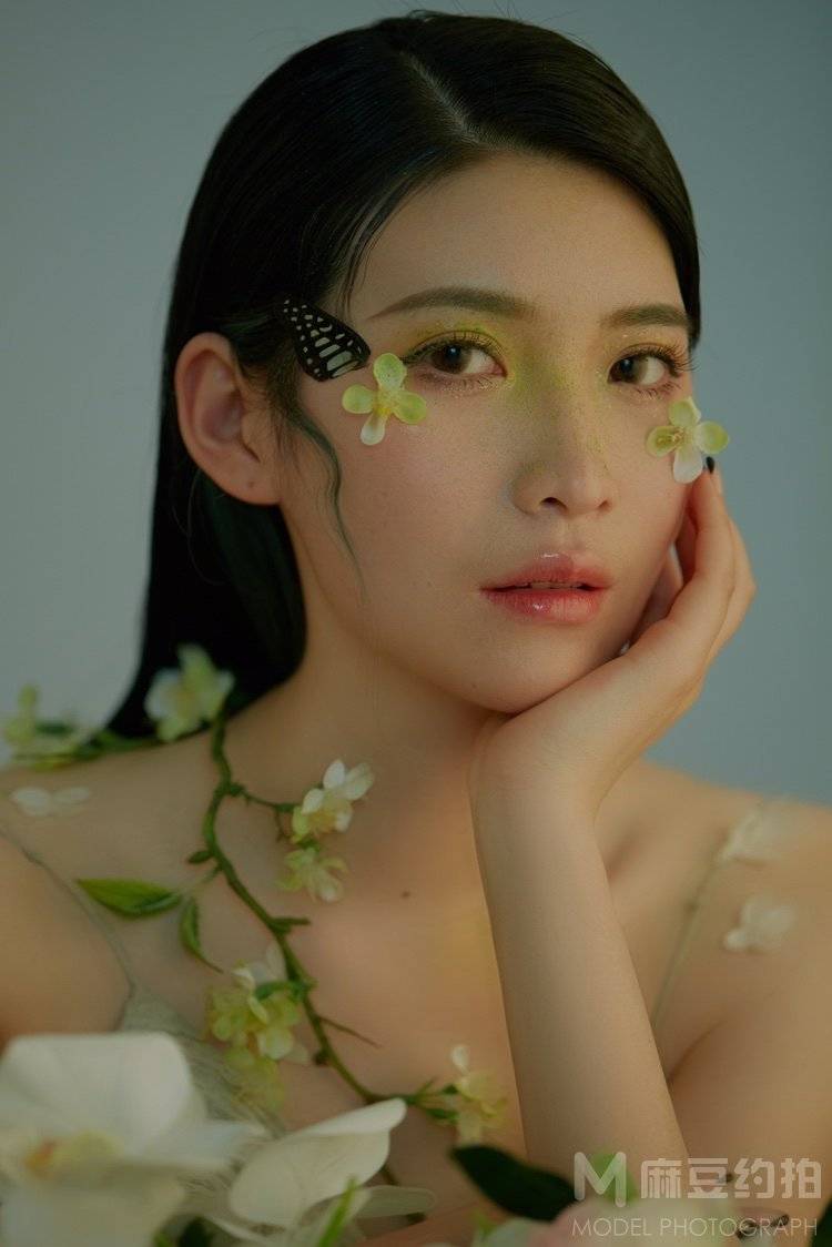 妆容模特