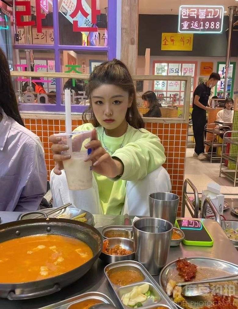 妆容模特