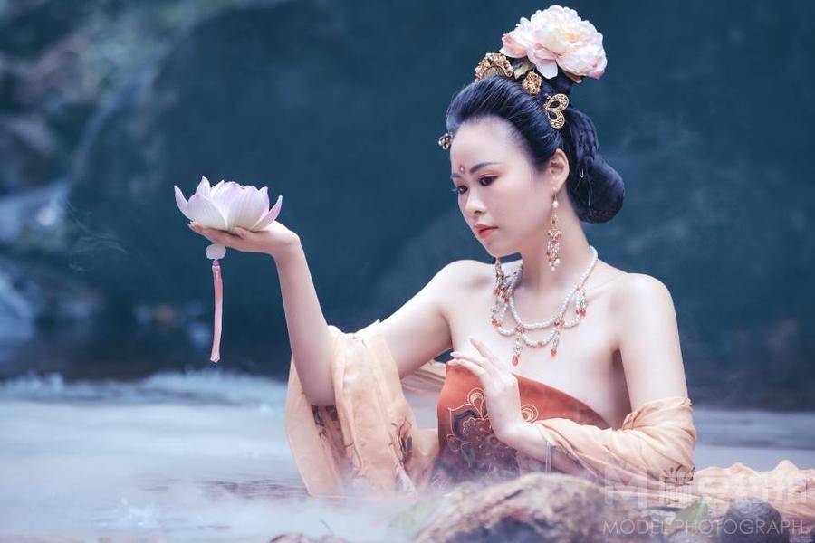 汉服模特