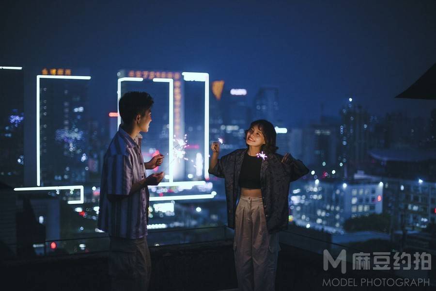 情侣模特