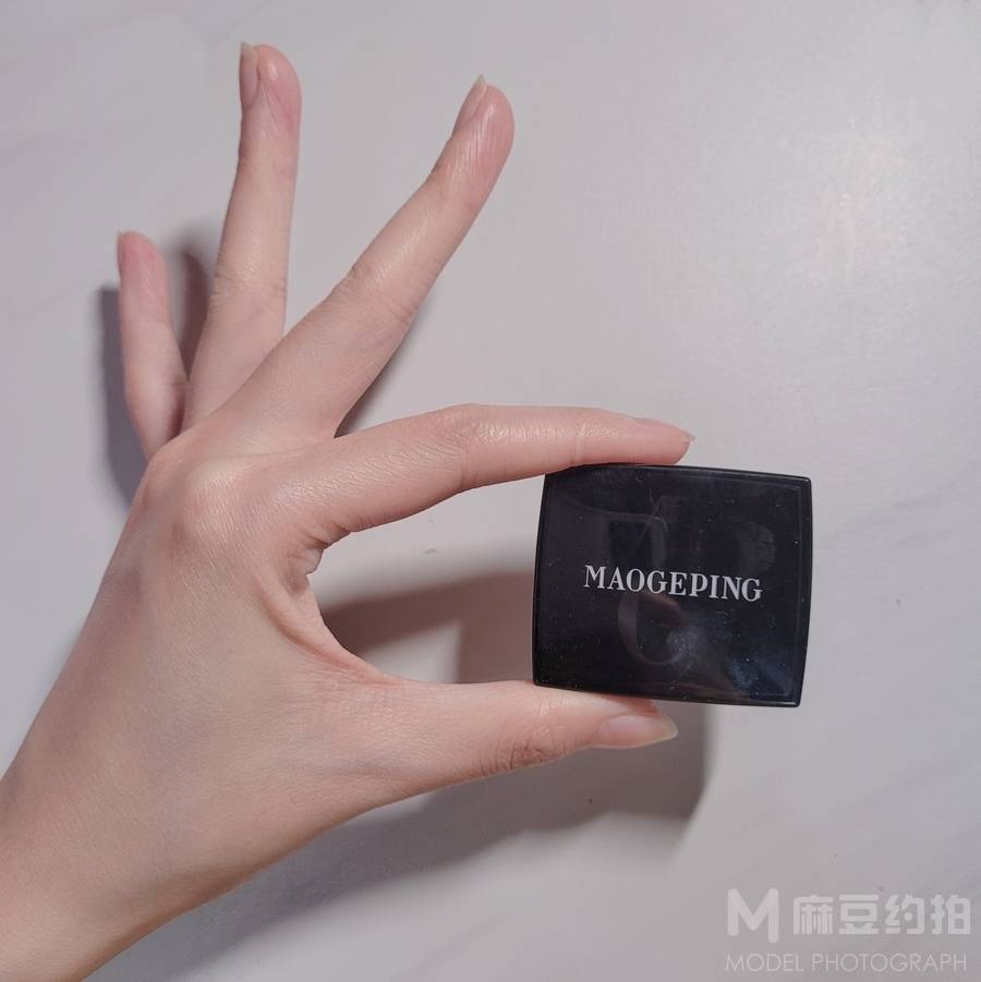 黑白模特