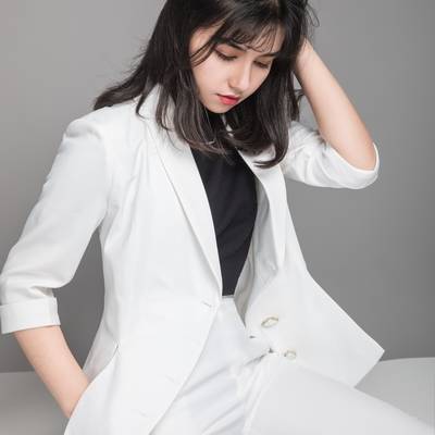 黑白模特