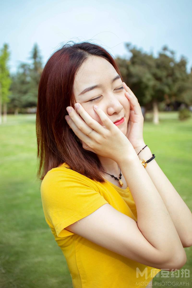 情绪模特