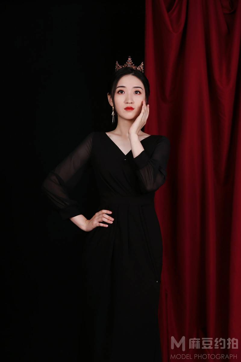 情绪模特