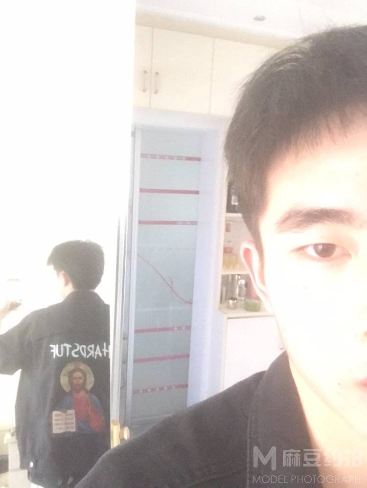 黑白模特