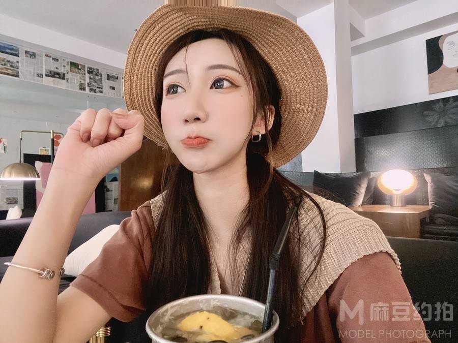 妆容模特