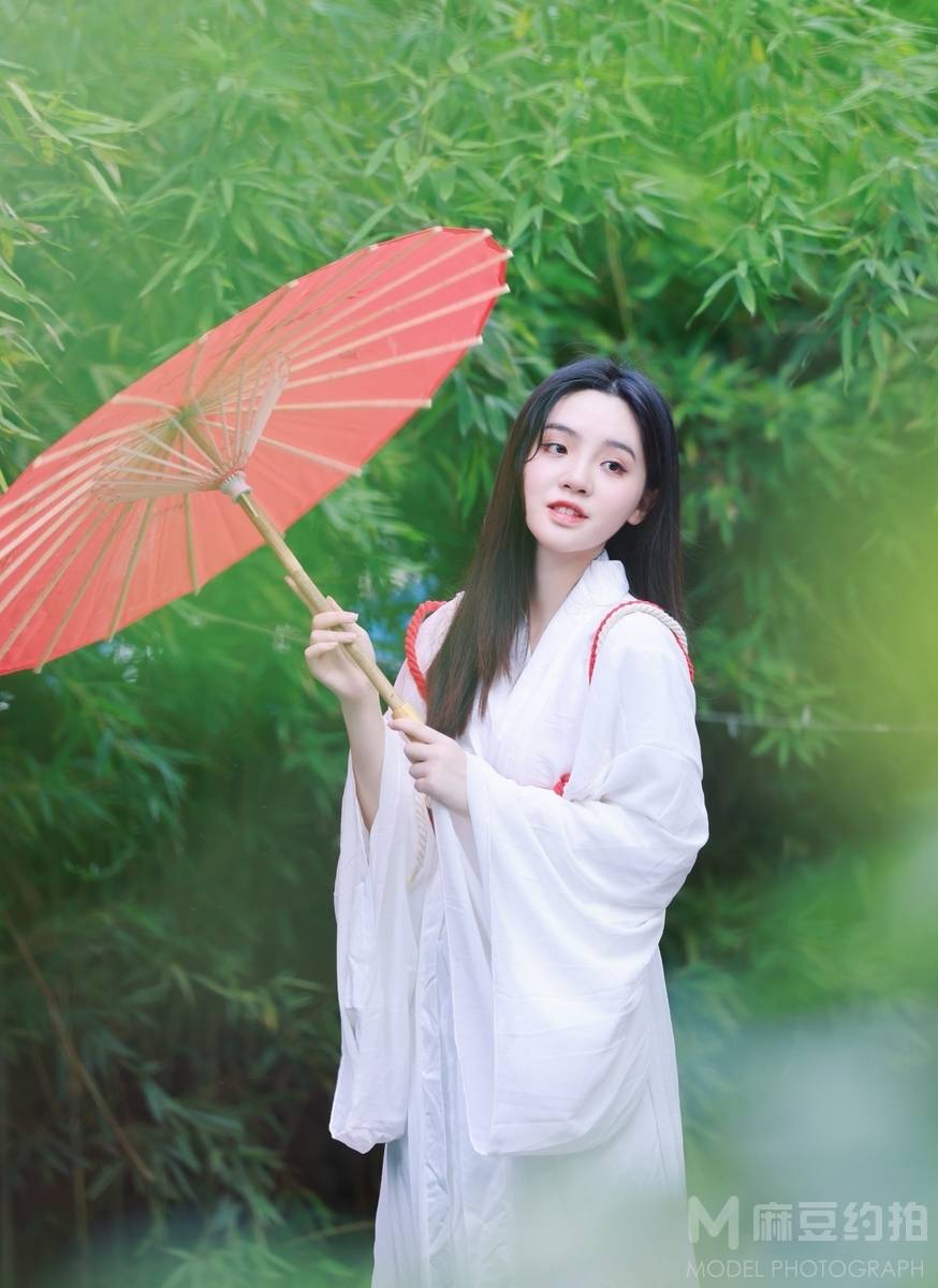 黑白模特