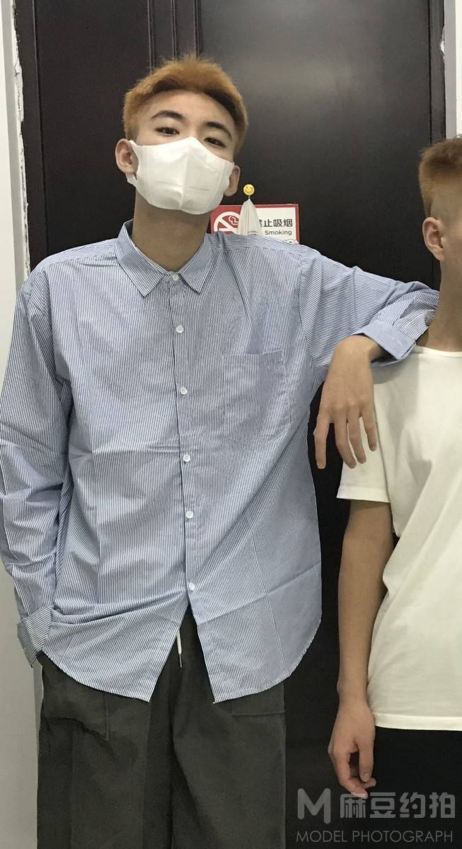 黑白模特