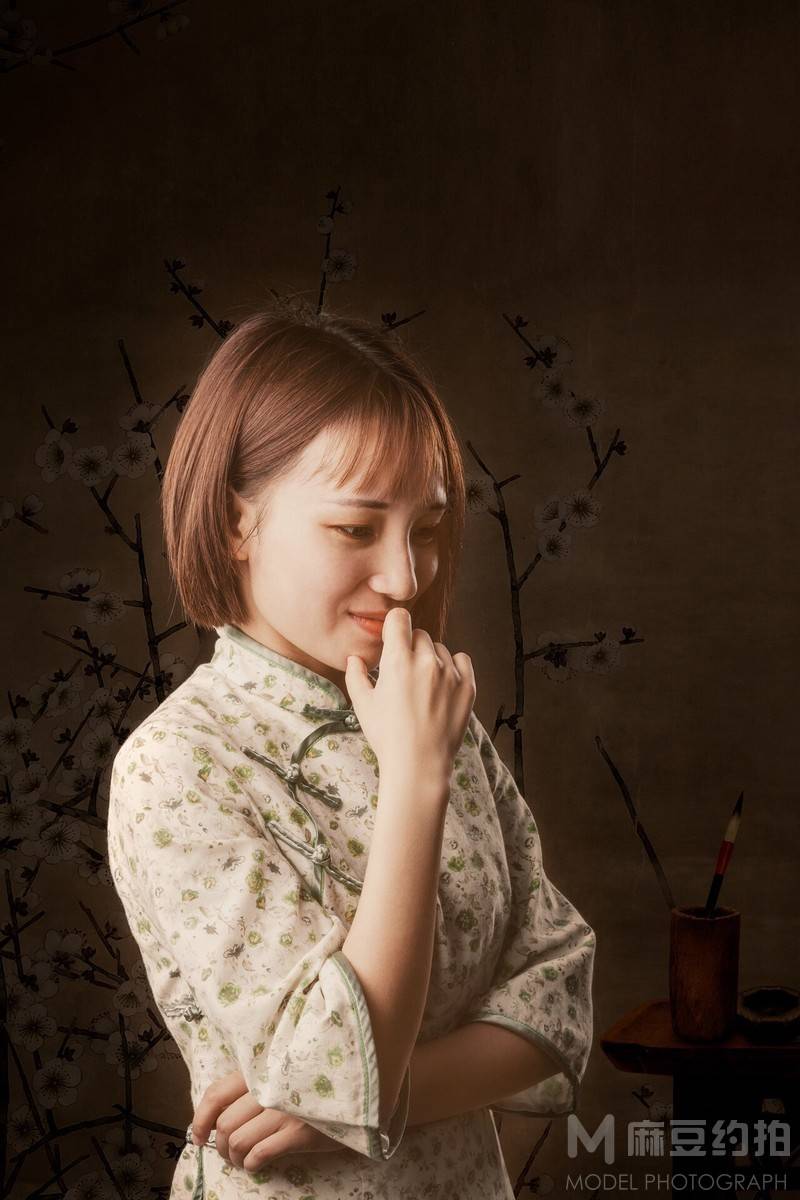 情绪模特