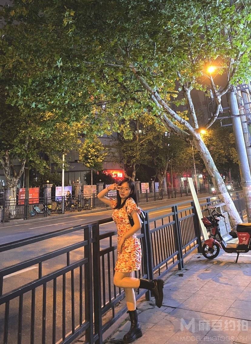 黑白模特