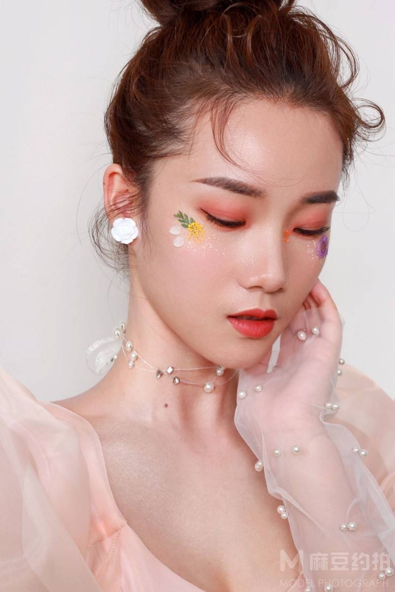 妆容模特