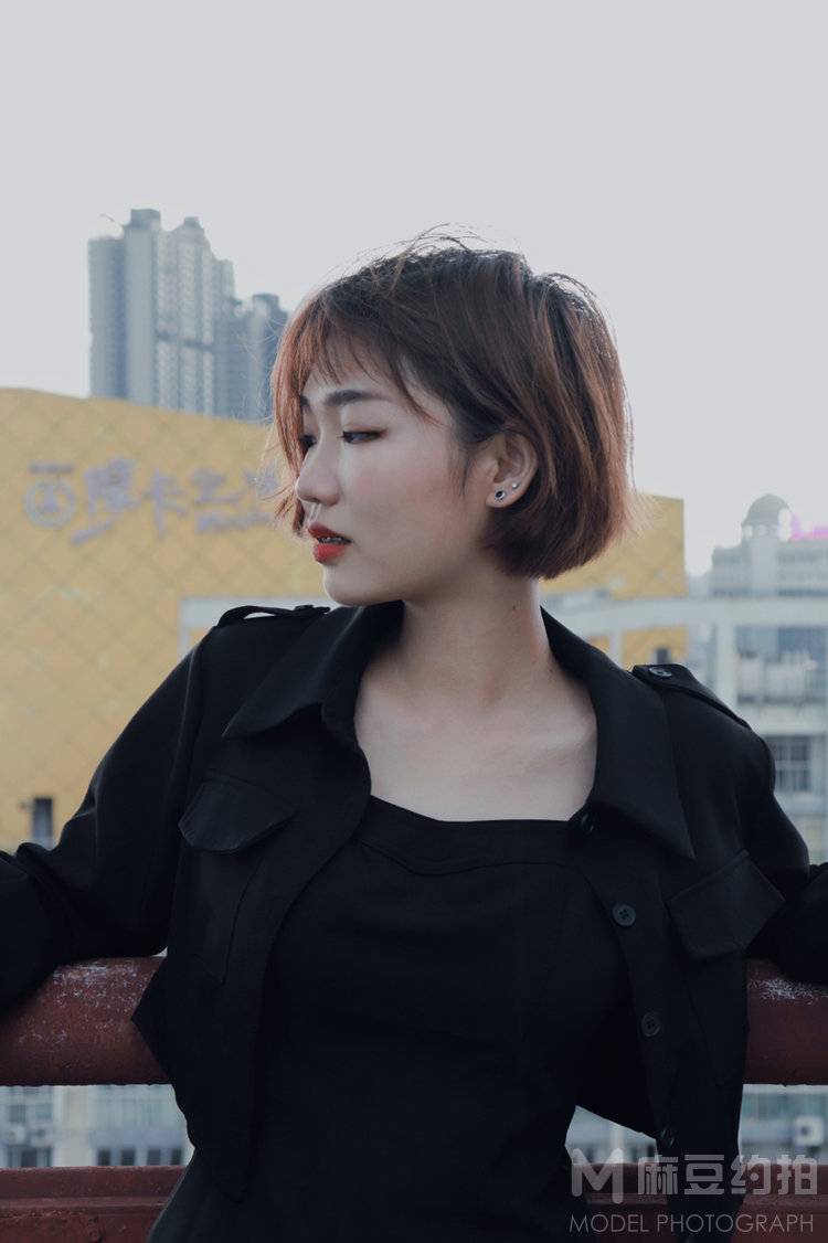情绪模特