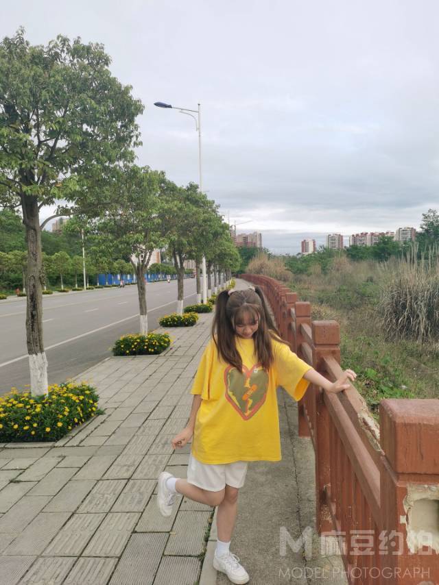 校园模特