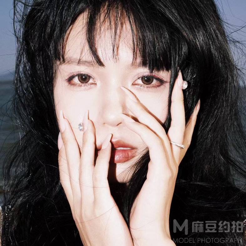 情绪模特
