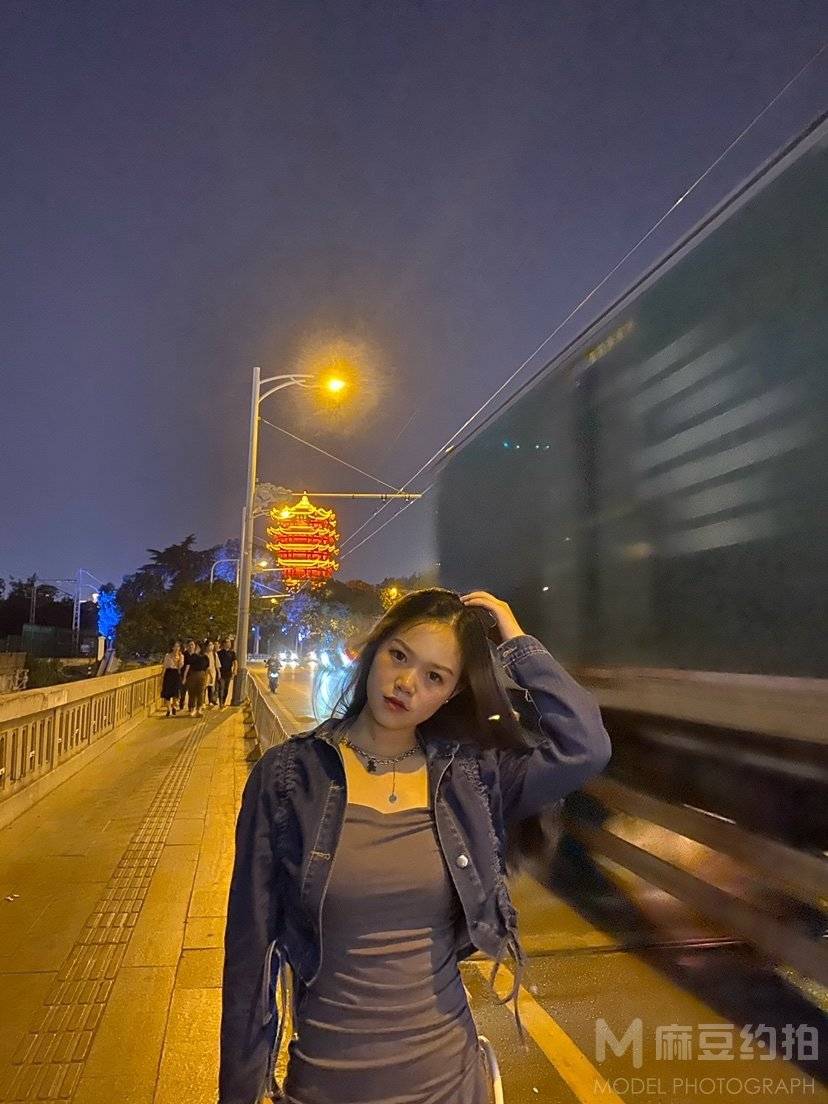 夜景模特