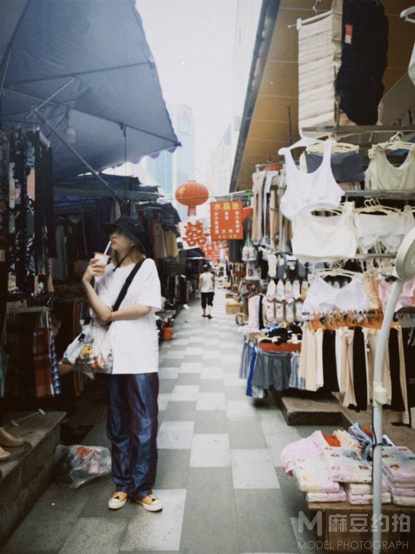 情绪模特