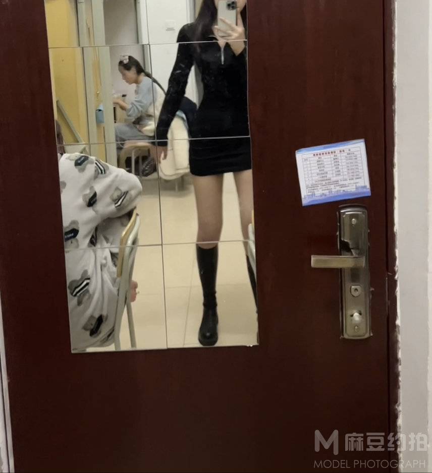 胶片模特