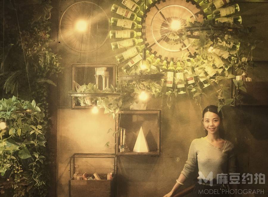 情绪模特