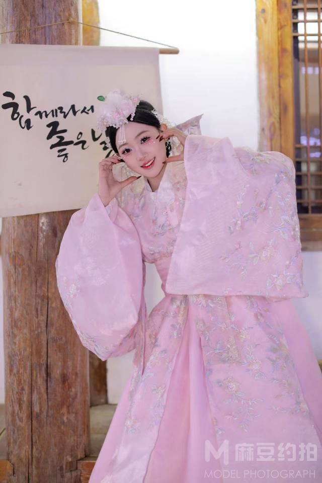 妆容模特
