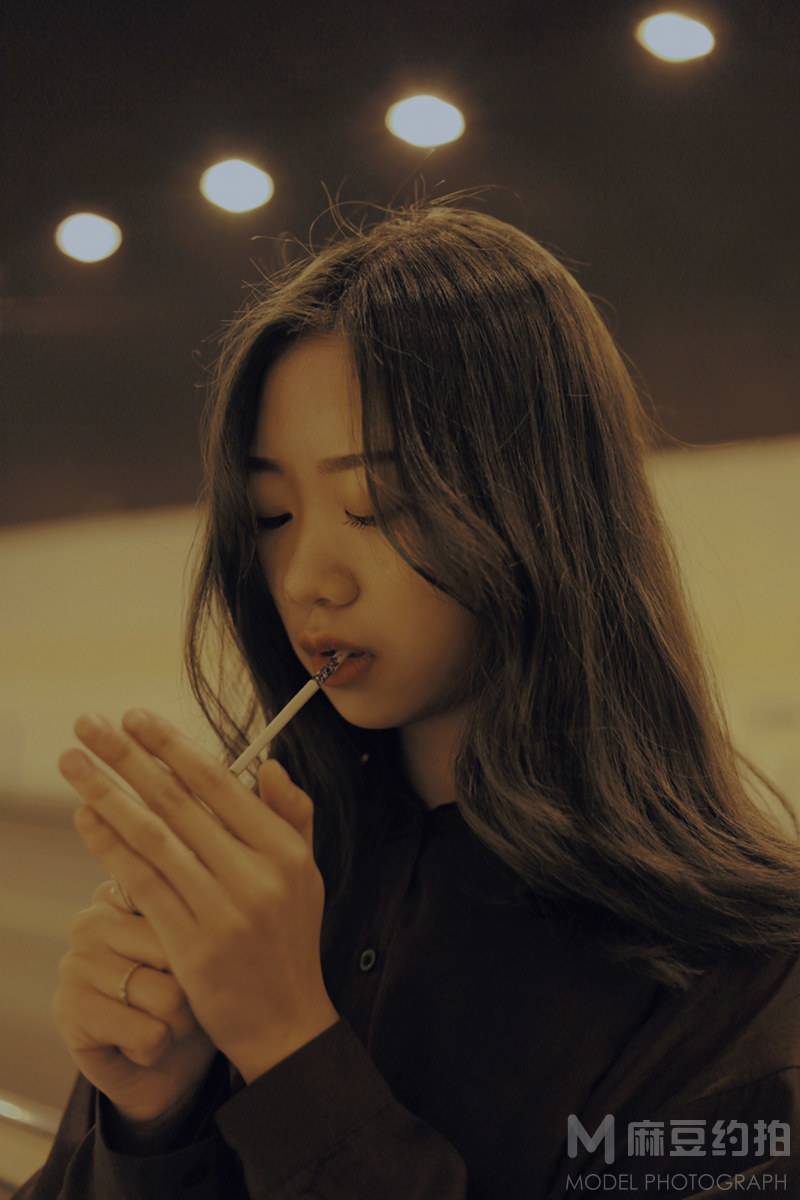 情绪模特